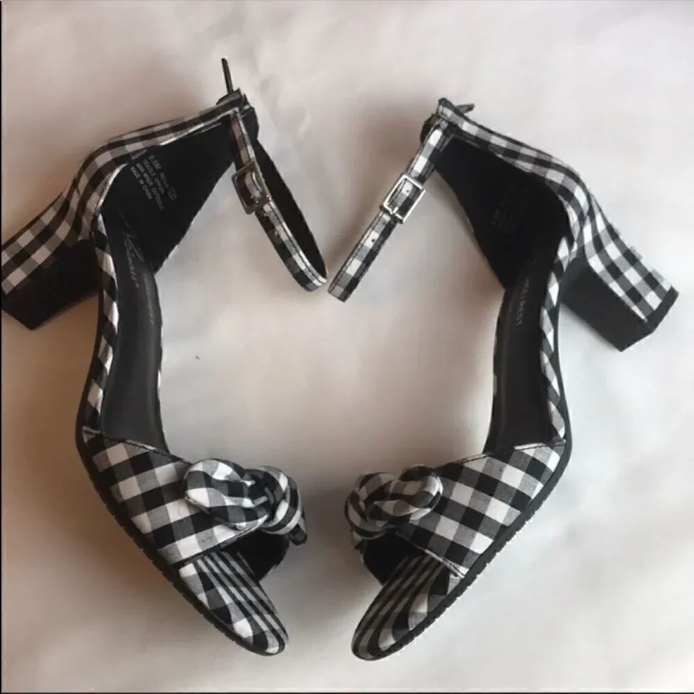 AEROSOLES BELLA BLACK AND WHITE SANDALS. … - Picture 4 of 6